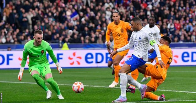 Стратегии за футболни залози